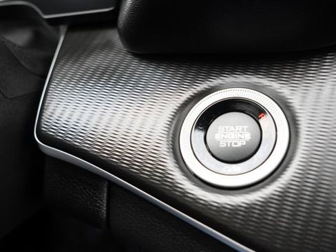 Certified 2023 Jeep Grand Cherokee Altitude image 28