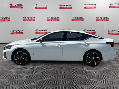 Used 2024 Nissan Altima 2.5 SR FWD image 8