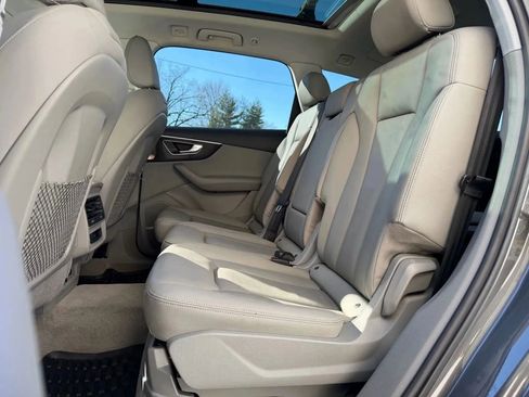 Used 2021 Audi Q7 3.0T Premium Plus w/ Premium Plus Package AWD/4WD image 12