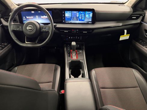 Used 2026 Nissan Kicks SR FWD image 3