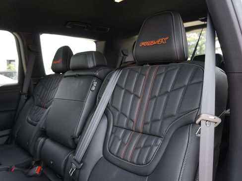 Used 2025 Nissan Armada PRO-4X AWD/4WD image 30