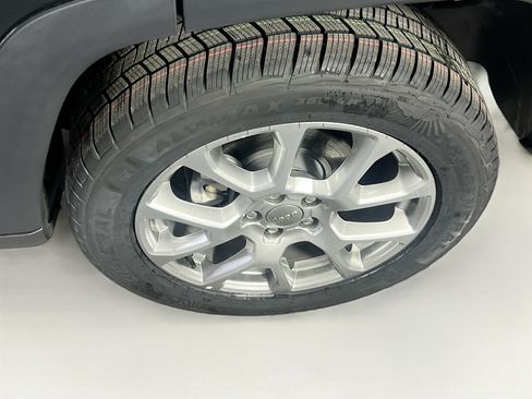 Used 2022 Jeep Compass Latitude AWD/4WD image 29