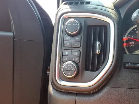 Used 2020 Chevrolet Silverado 1500 High Country w/ Technology Package AWD/4WD image 13