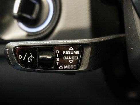 Used 2023 Porsche Cayenne Platinum Edition image 36