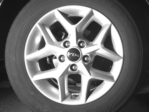 Used 2025 Kia Soul LX w/ LX Technology Package FWD image 15