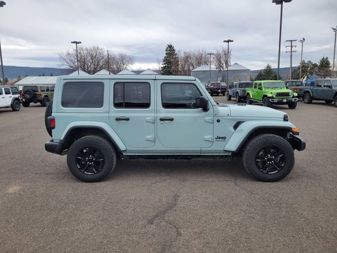 Used 2023 Jeep Wrangler Unlimited Sahara image 2
