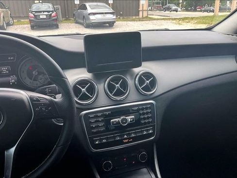 Used 2015 Mercedes-Benz GLA 250 4MATIC image 8