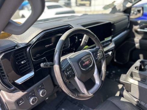 Used 2022 GMC Sierra 1500 Elevation AWD/4WD image 9