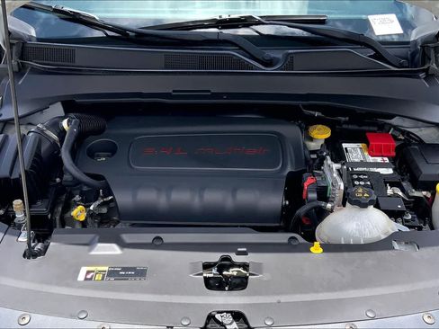Used 2022 Jeep Compass Latitude FWD image 9