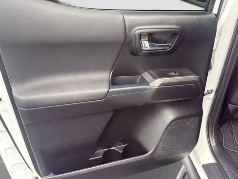 Used 2017 Toyota Tacoma TRD Pro AWD/4WD image 12