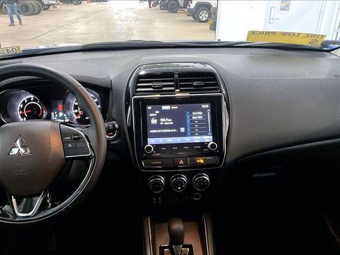 Used 2025 Mitsubishi Outlander Sport SE AWD/4WD image 18