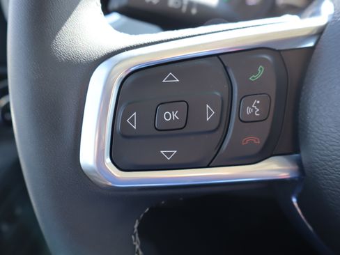 Used 2025 Jeep Wrangler Unlimited Sahara w/ Safety Group AWD/4WD image 15