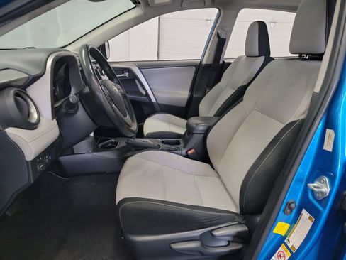 Used 2018 Toyota RAV4 XLE FWD image 12