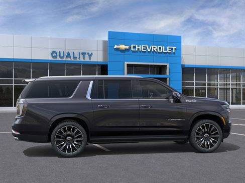 New 2026 Chevrolet Suburban High Country AWD/4WD image 29