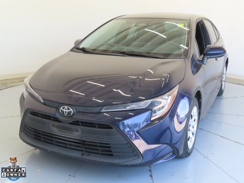 Used 2024 Toyota Corolla LE FWD image 8