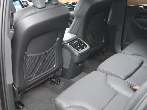 New 2025 Volvo XC90 B6 Plus w/ Protection Package Premier image 25