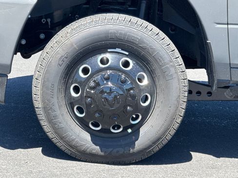 New 2026 RAM 3500 Laramie AWD/4WD image 24