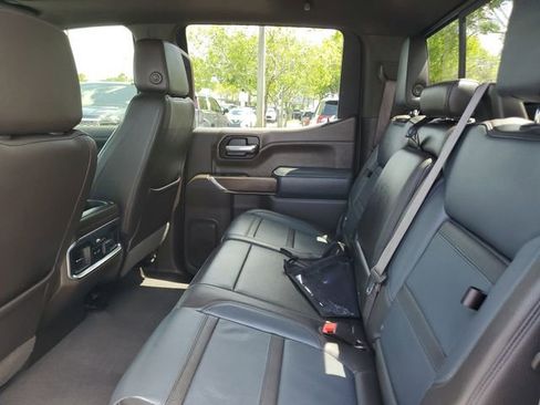 Used 2022 GMC Sierra 1500 Denali w/ Denali Premium Package AWD/4WD image 11