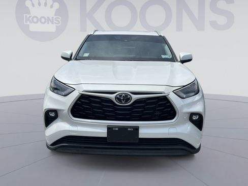 Used 2023 Toyota Highlander XLE FWD image 8