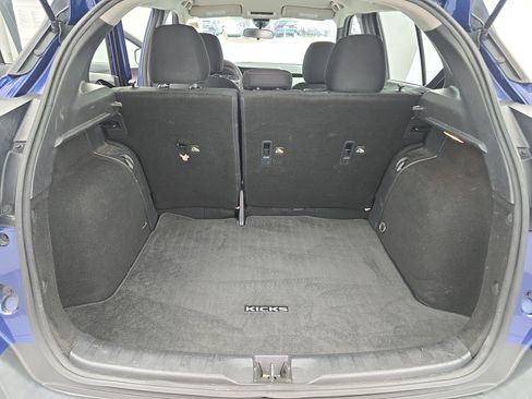 Used 2020 Nissan Kicks SV FWD image 12