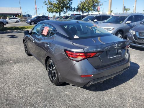 Certified 2025 Nissan Sentra SV w/ Trunk Package image 5