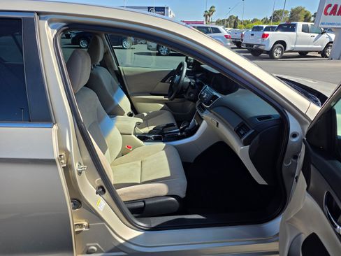 Used 2013 Honda Accord LX image 23