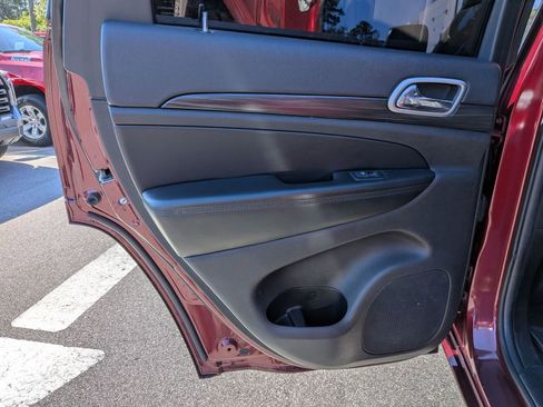 Used 2019 Jeep Grand Cherokee Altitude RWD image 27