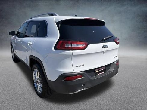 Used 2017 Jeep Cherokee Limited w/ Luxury Group AWD/4WD image 9