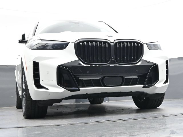 Used 2024 BMW X5 xDrive40i w/ M Sport Package AWD/4WD image 41