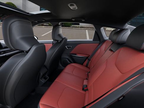 New 2025 Kia K4 GT-Line image 18