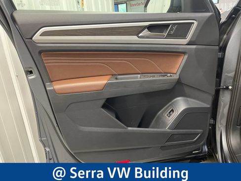 Certified 2023 Volkswagen Atlas SE w/ Panoramic Sunroof Package AWD/4WD image 17