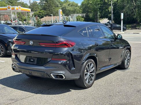 Used 2022 BMW X6 xDrive40i w/ M Sport Package AWD/4WD image 4