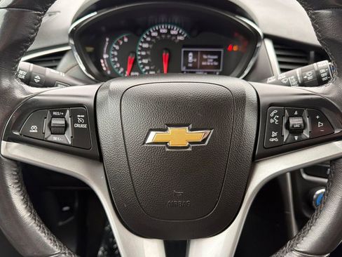 Used 2021 Chevrolet Trax LT w/ Driver Confidence Package image 23