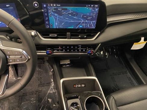 New 2026 Chevrolet Equinox LT w/ Convenience Package II image 17