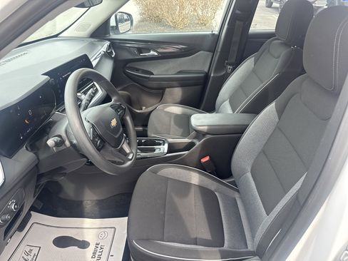 Used 2025 Chevrolet TrailBlazer LT image 12