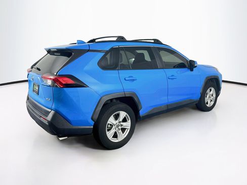 Used 2020 Toyota RAV4 XLE w/ Convenience Package FWD image 9
