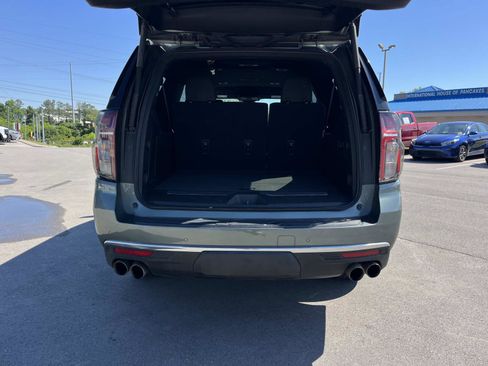 Used 2023 Chevrolet Suburban Premier AWD/4WD image 12
