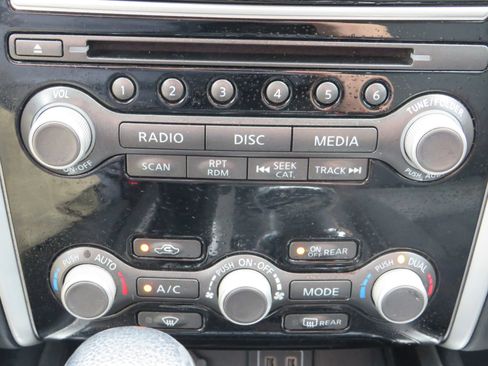 Used 2018 Nissan Pathfinder SV w/ SV All Weather Package image 25