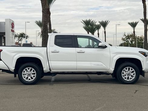 Used 2024 Toyota Tacoma SR5 AWD/4WD image 3