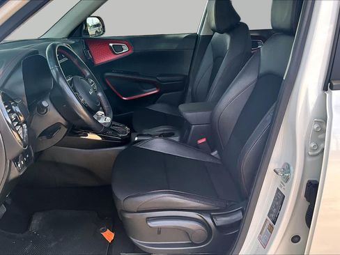Used 2023 Kia Soul GT-Line FWD image 10