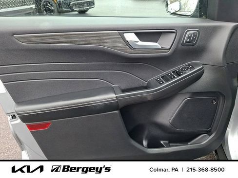 Used 2023 Ford Escape Platinum w/ Premium Technology Package FWD image 14