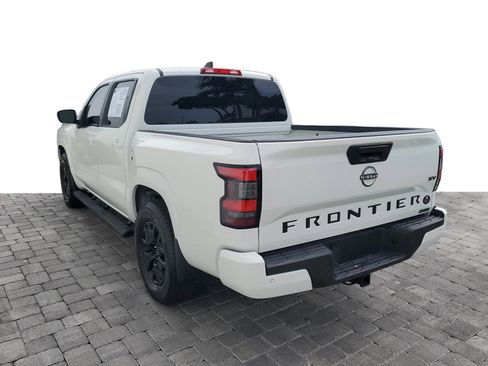 Used 2023 Nissan Frontier SV w/ Midnight Edition Package RWD image 4