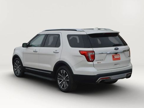 Used 2017 Ford Explorer Platinum AWD/4WD image 3