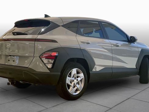 Certified 2025 Hyundai Kona SE FWD image 12