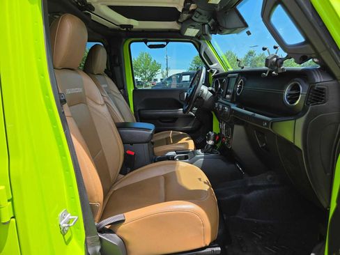 Used 2021 Jeep Wrangler Unlimited Rubicon 4xe AWD/4WD image 13