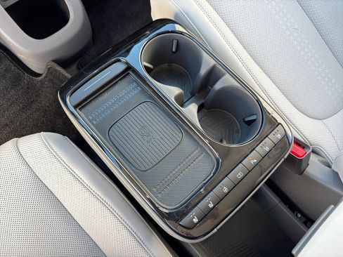 Used 2025 Hyundai Ioniq 5 Limited image 15