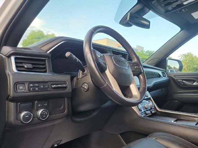 Used 2022 GMC Yukon Denali RWD image 12