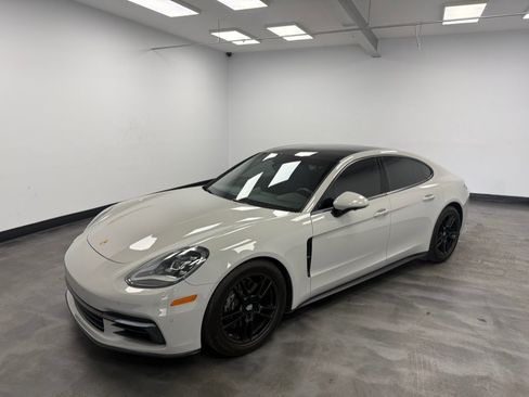Used 2018 Porsche Panamera 4 w/ Premium Package Plus AWD/4WD image 3