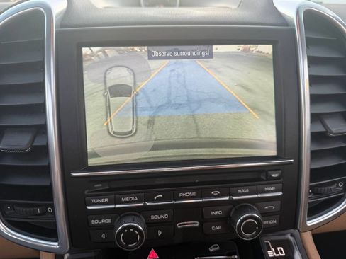 Used 2014 Porsche Cayenne Platinum Edition image 19