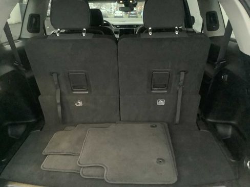 Used 2023 Jeep Grand Cherokee L Laredo image 14